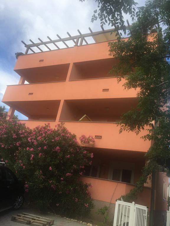 Apartments Vidovic Povljana Buitenkant foto