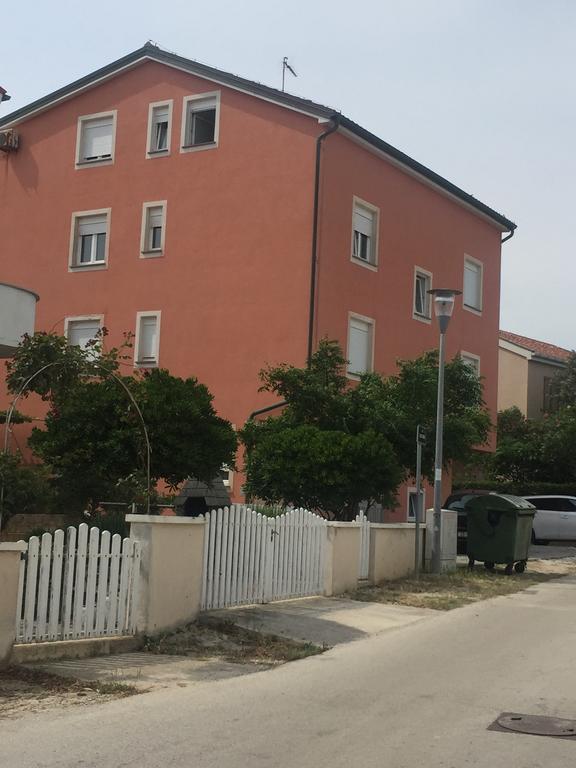 Apartments Vidovic Povljana Buitenkant foto